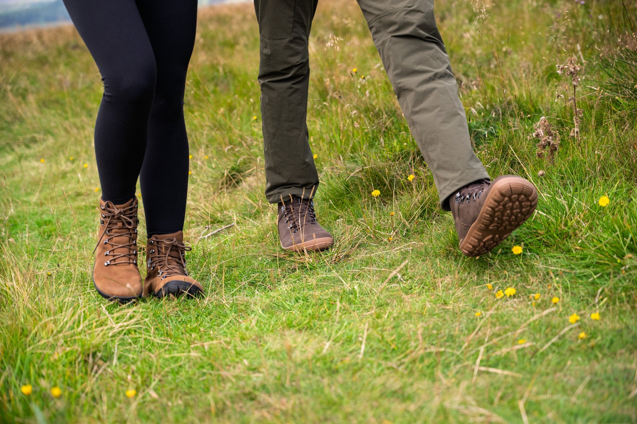 Traditional vs Barefoot Hiking Boots: 5 Reasons to Switch This Autumn